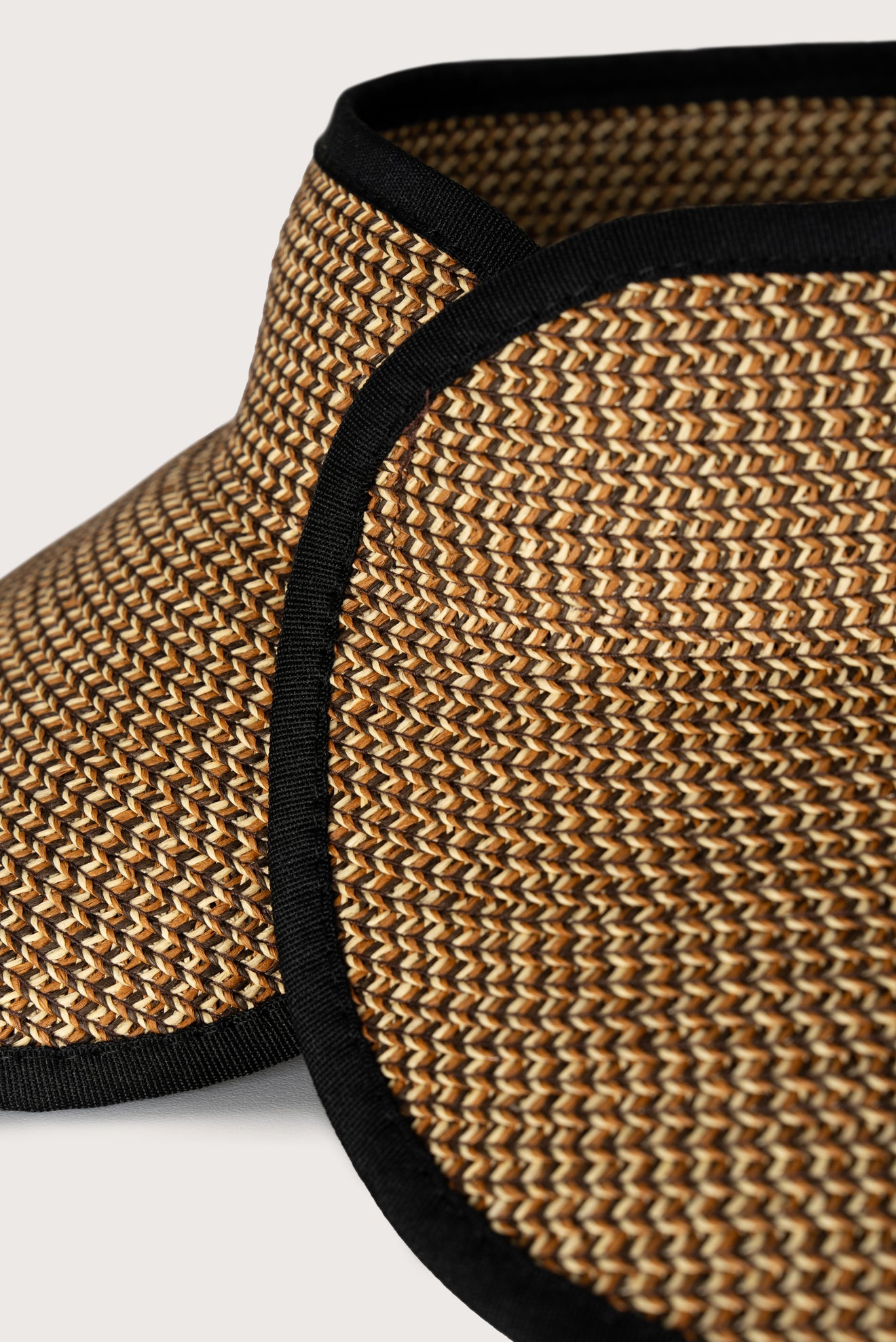 Africa Visor Natural & Black Mix