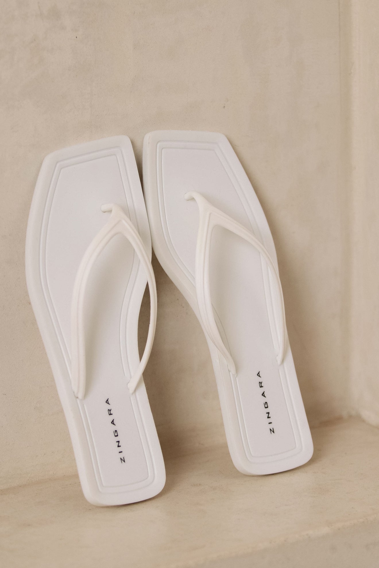 VRIESEA WHITE SANDALS