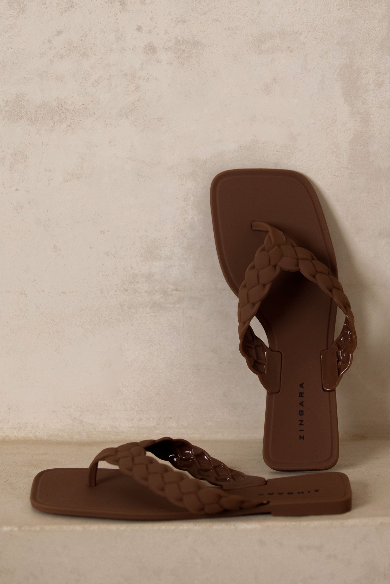 Neem Brown Sandals