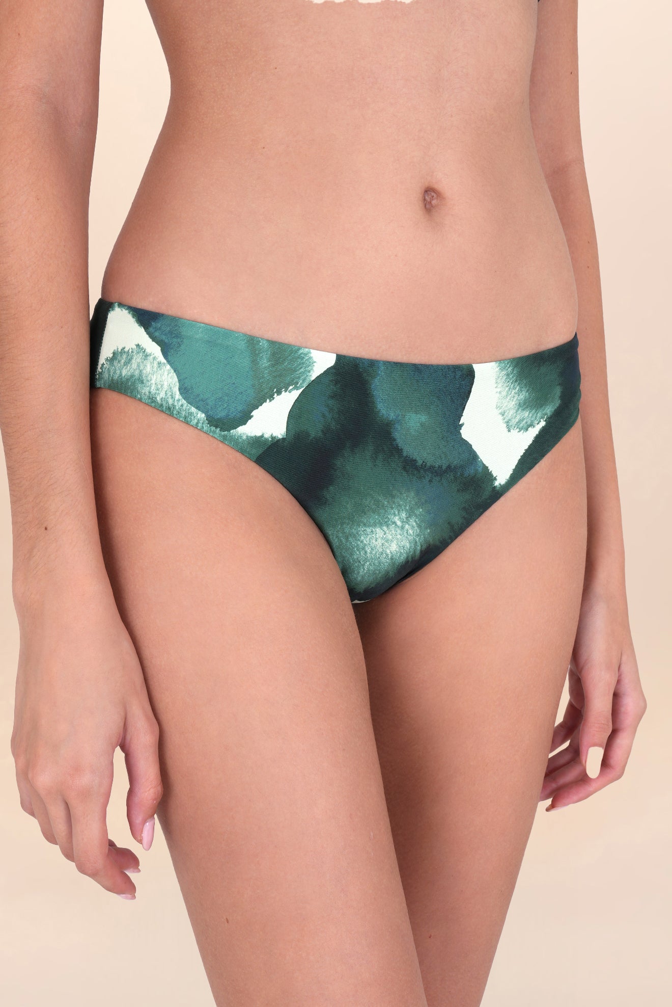 Mid-Rise Seamless Bikini Bottom Cluis