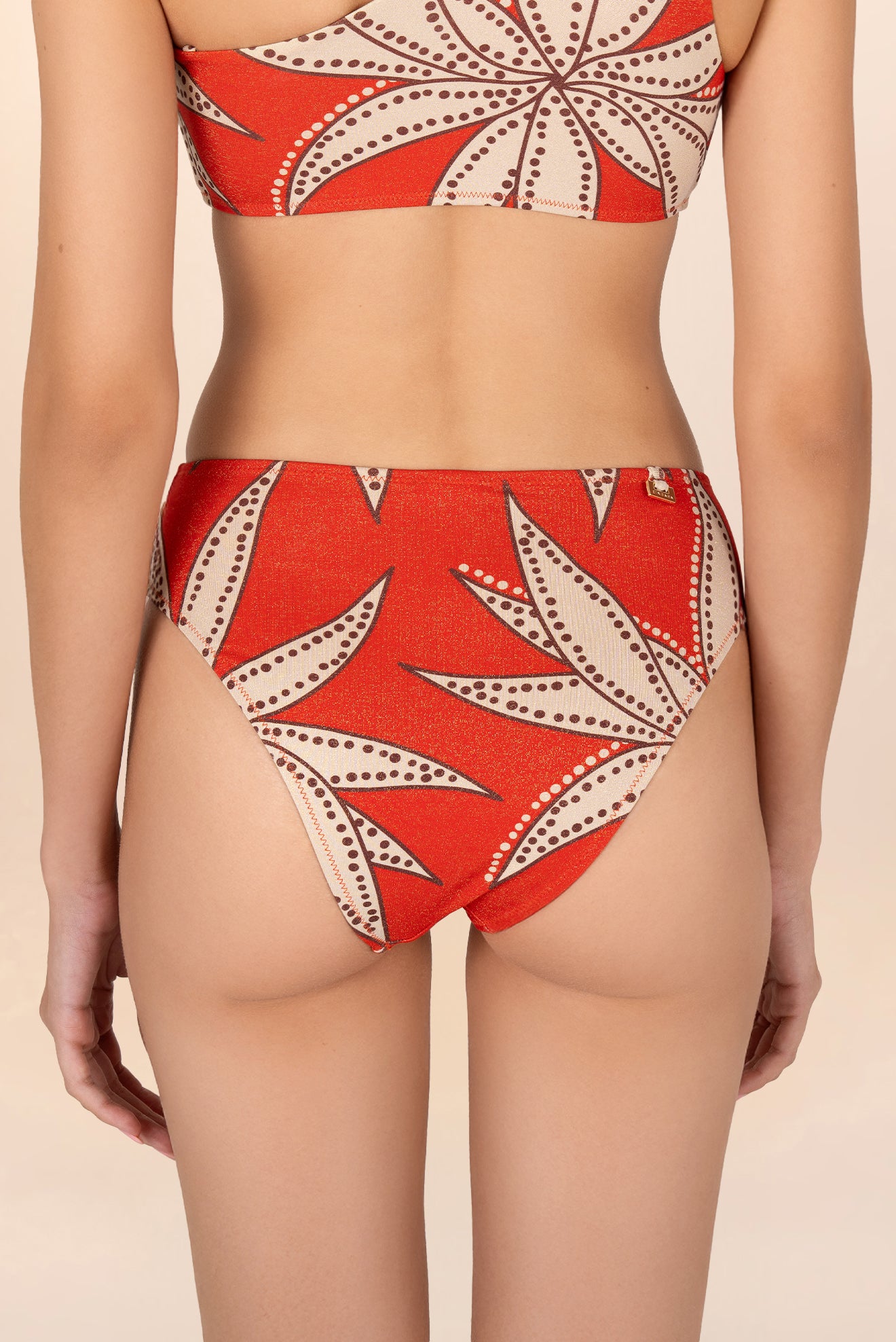 Nimes Retro Cut Buckle Bottom