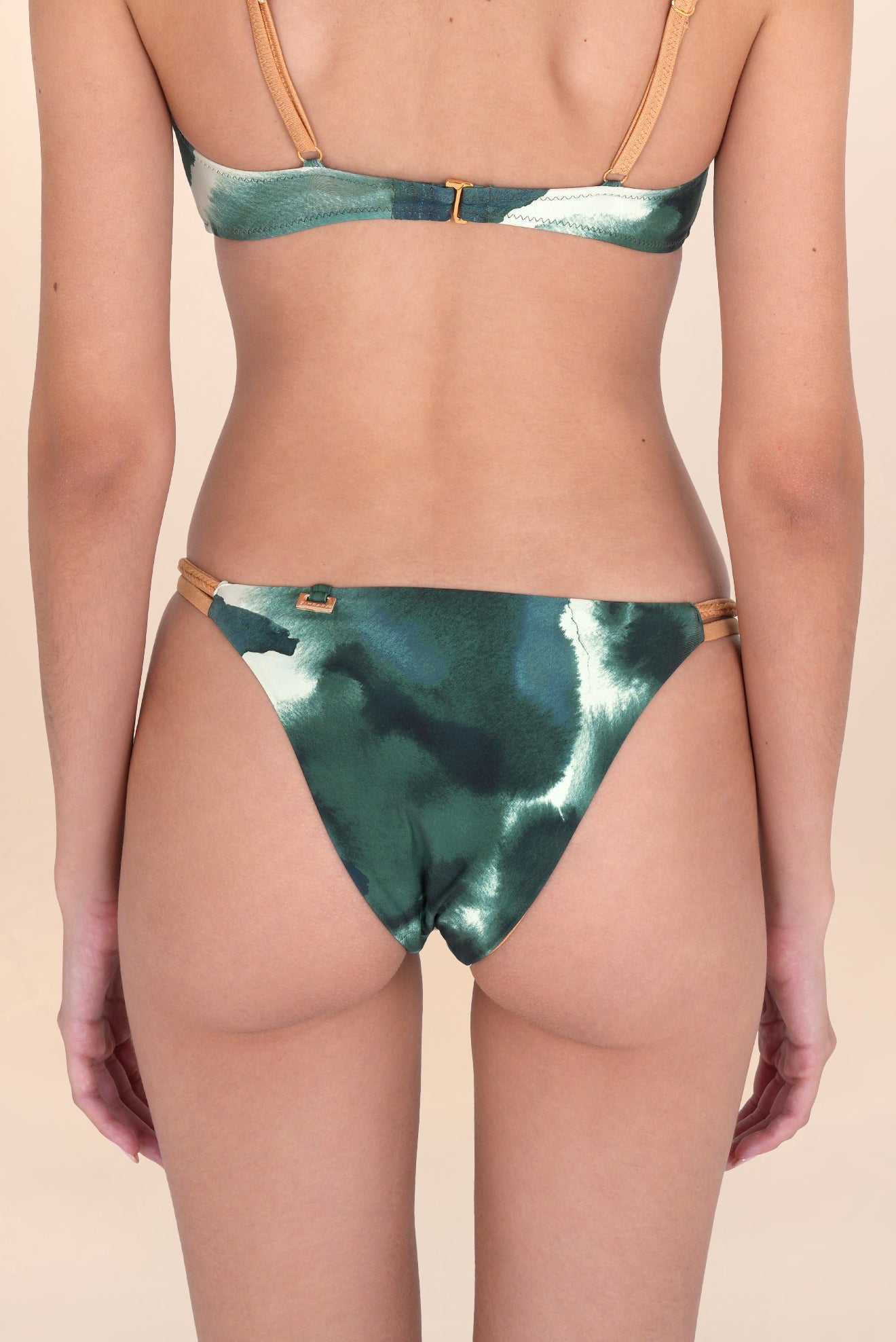 Low-Cut Bikini Bottom with Side Details Cluis