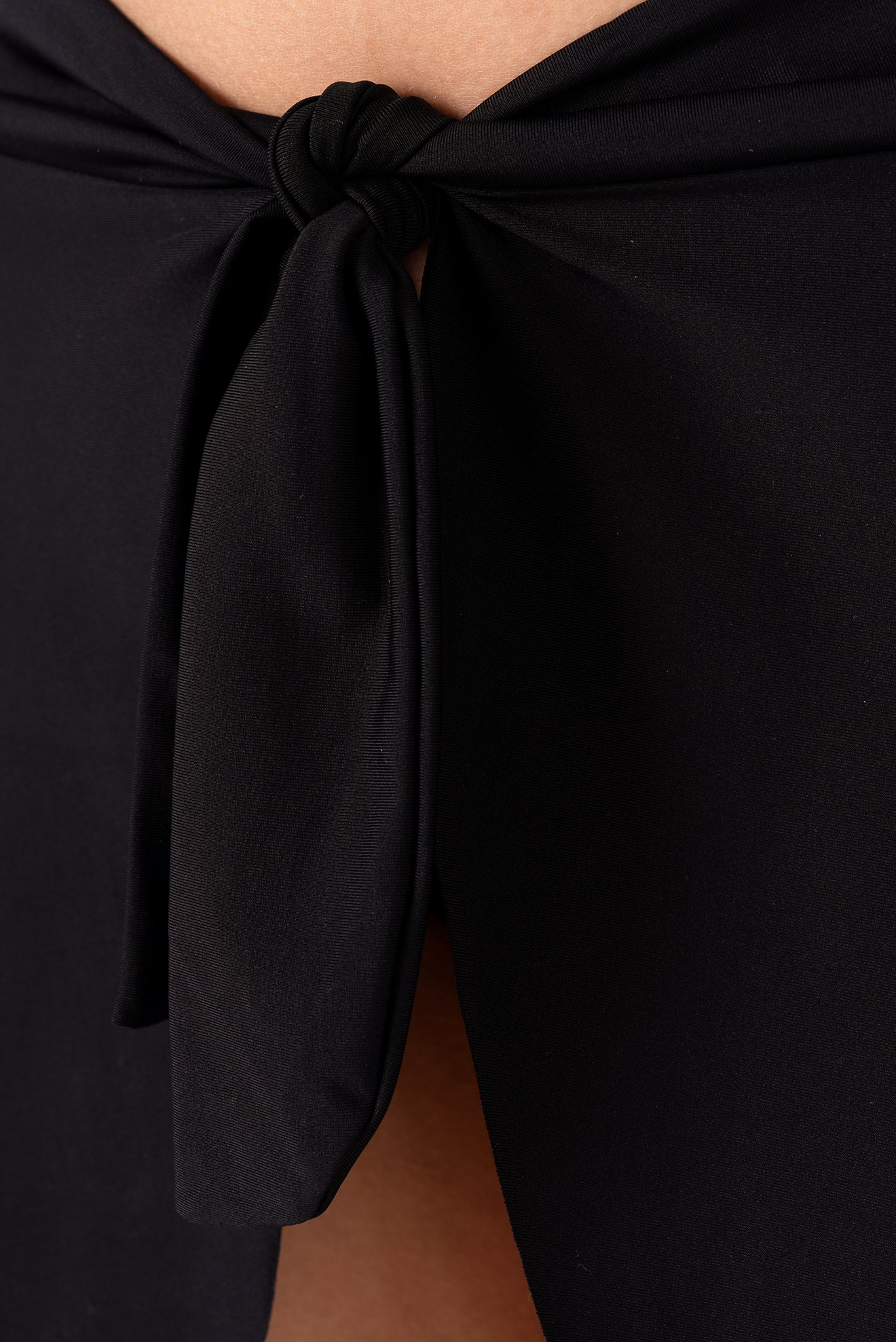 Black Knot Sarong
