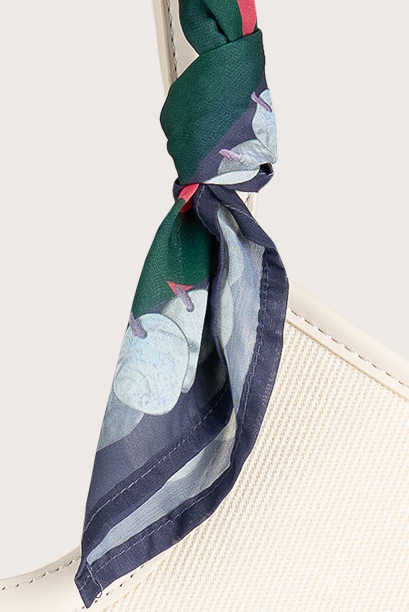 Troyes Scarf