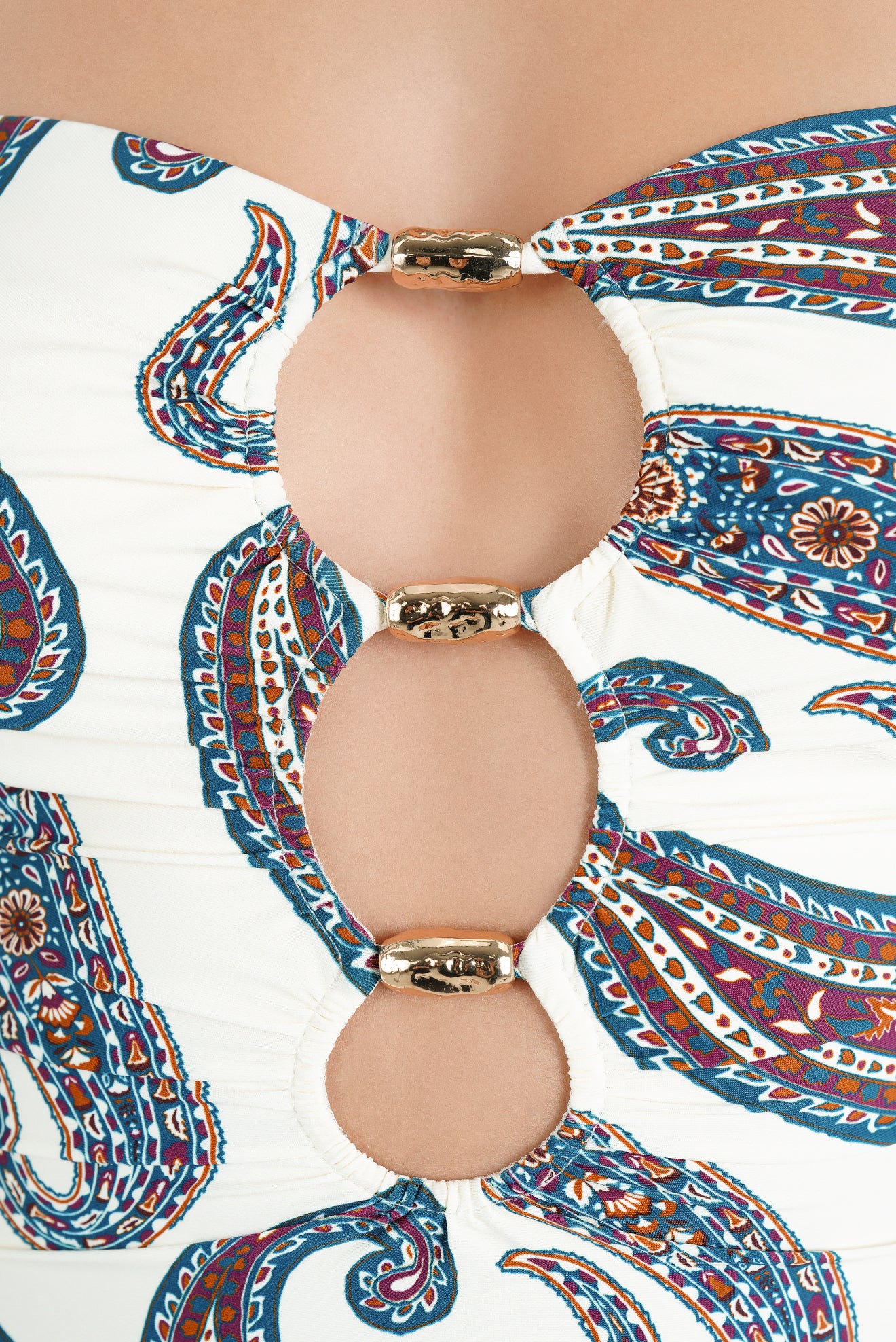 Entero Bandeau Detalles Metálicos Oasis