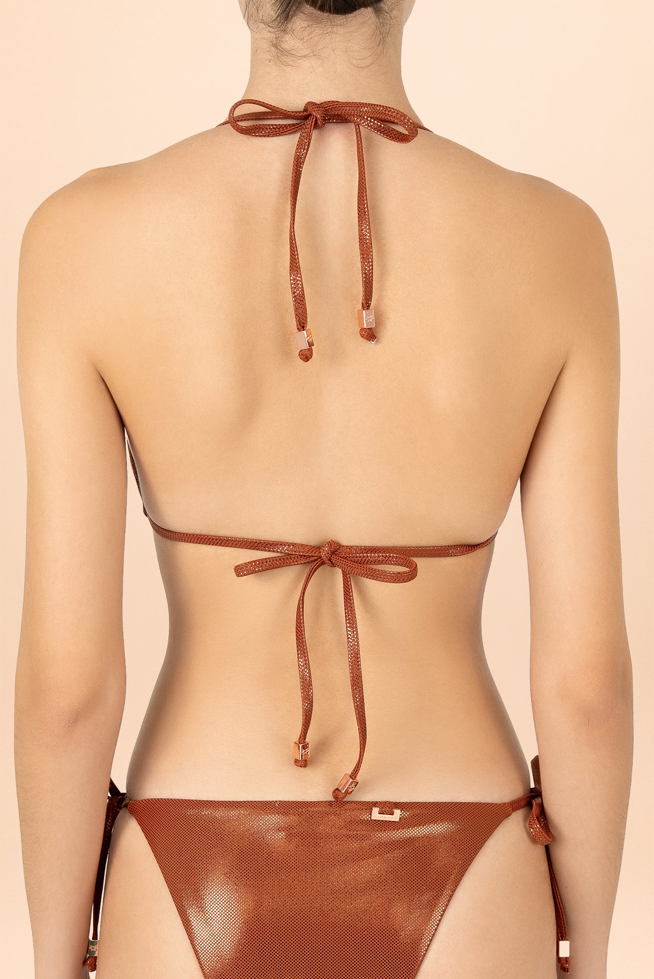 Top Triángulo Embutido Caoba