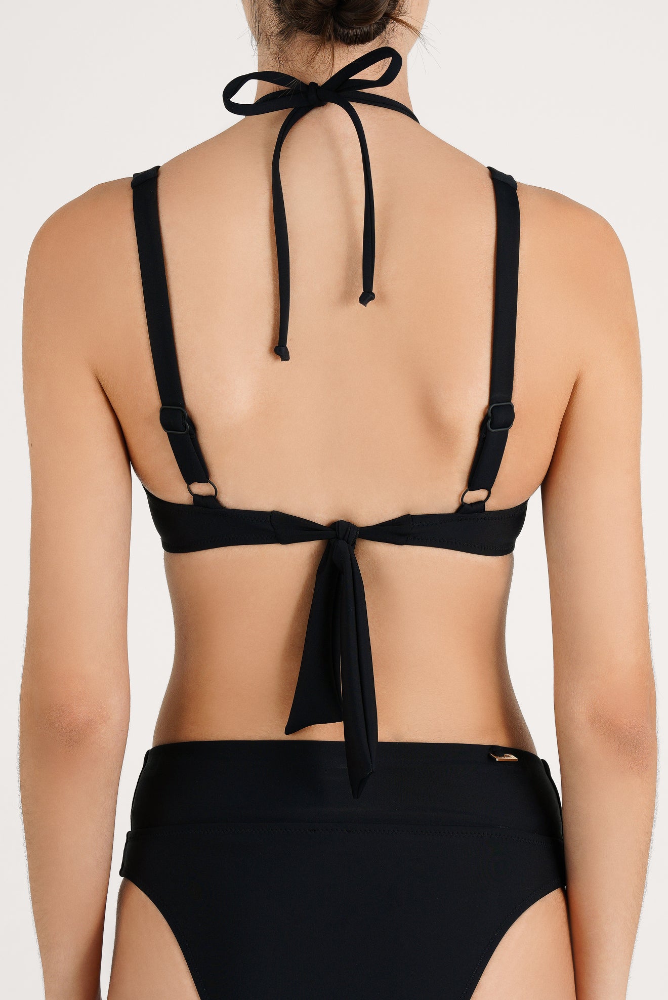 Top Accesorio Metálico Negro