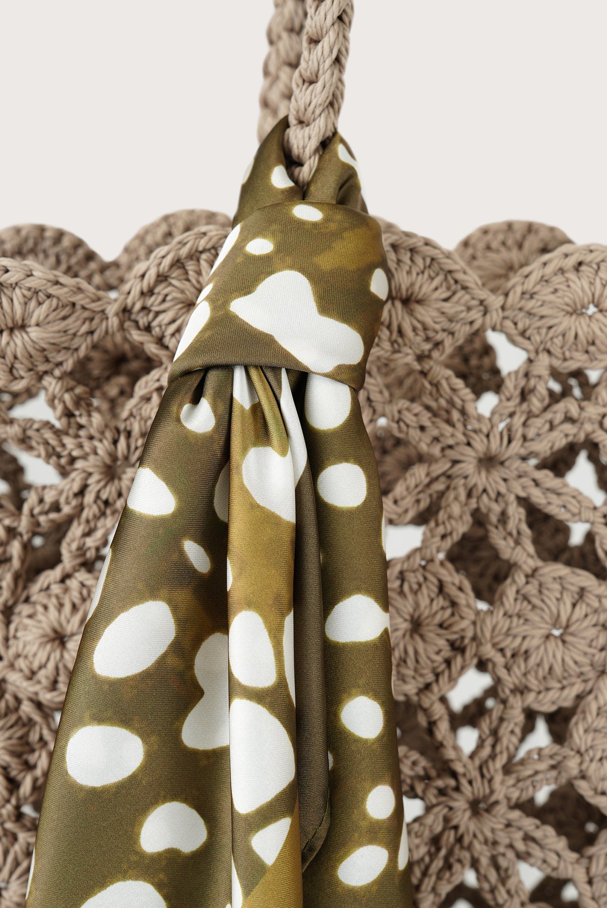 Nenufar Scarf