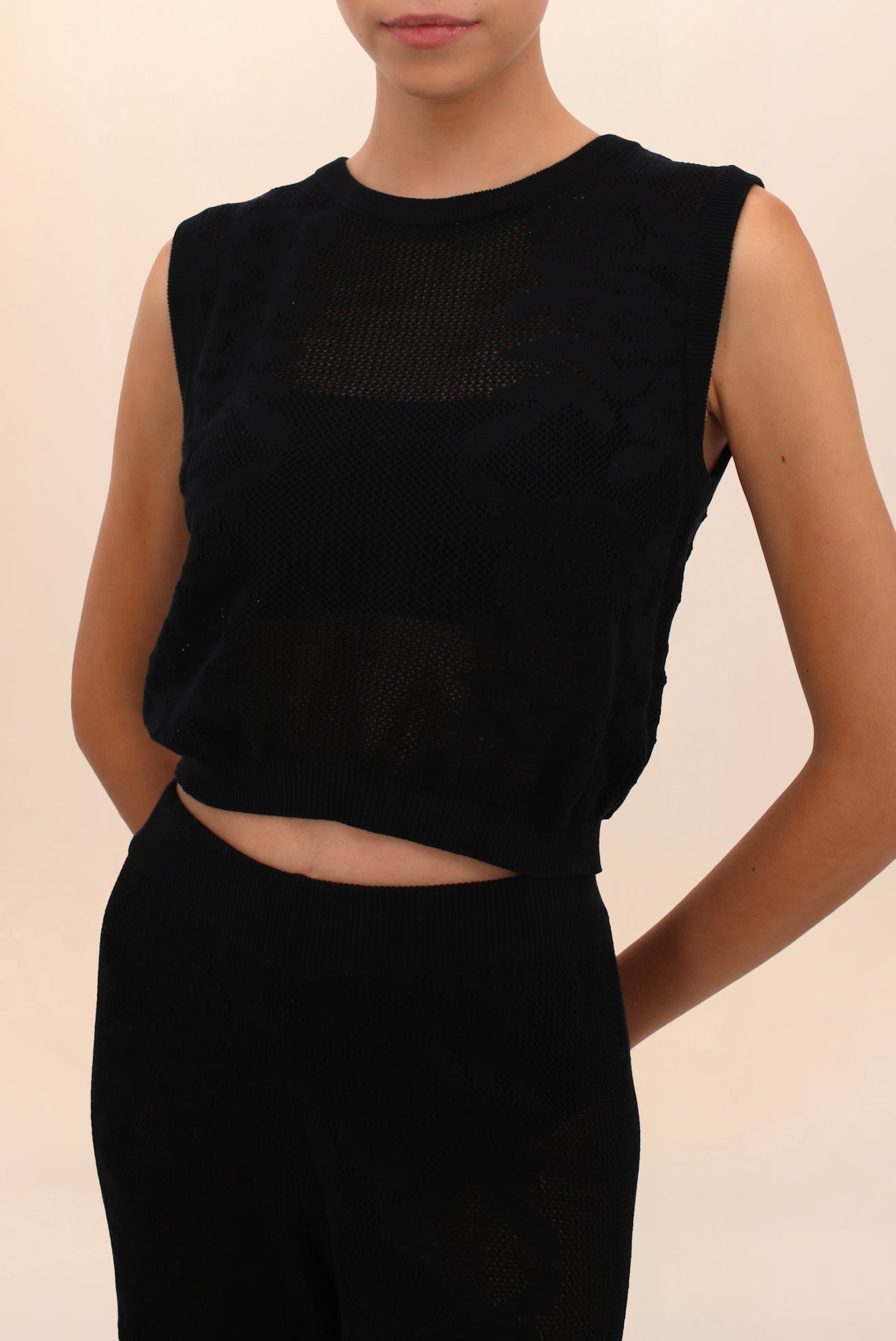 FIRENZE BLACK CROP TOP